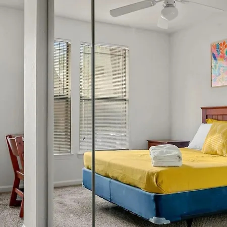 Budget Friendly Sleeps 8 Discounts Available Tampa Exterior photo