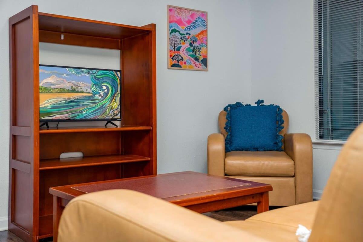 Budget Friendly Sleeps 8 Discounts Available *